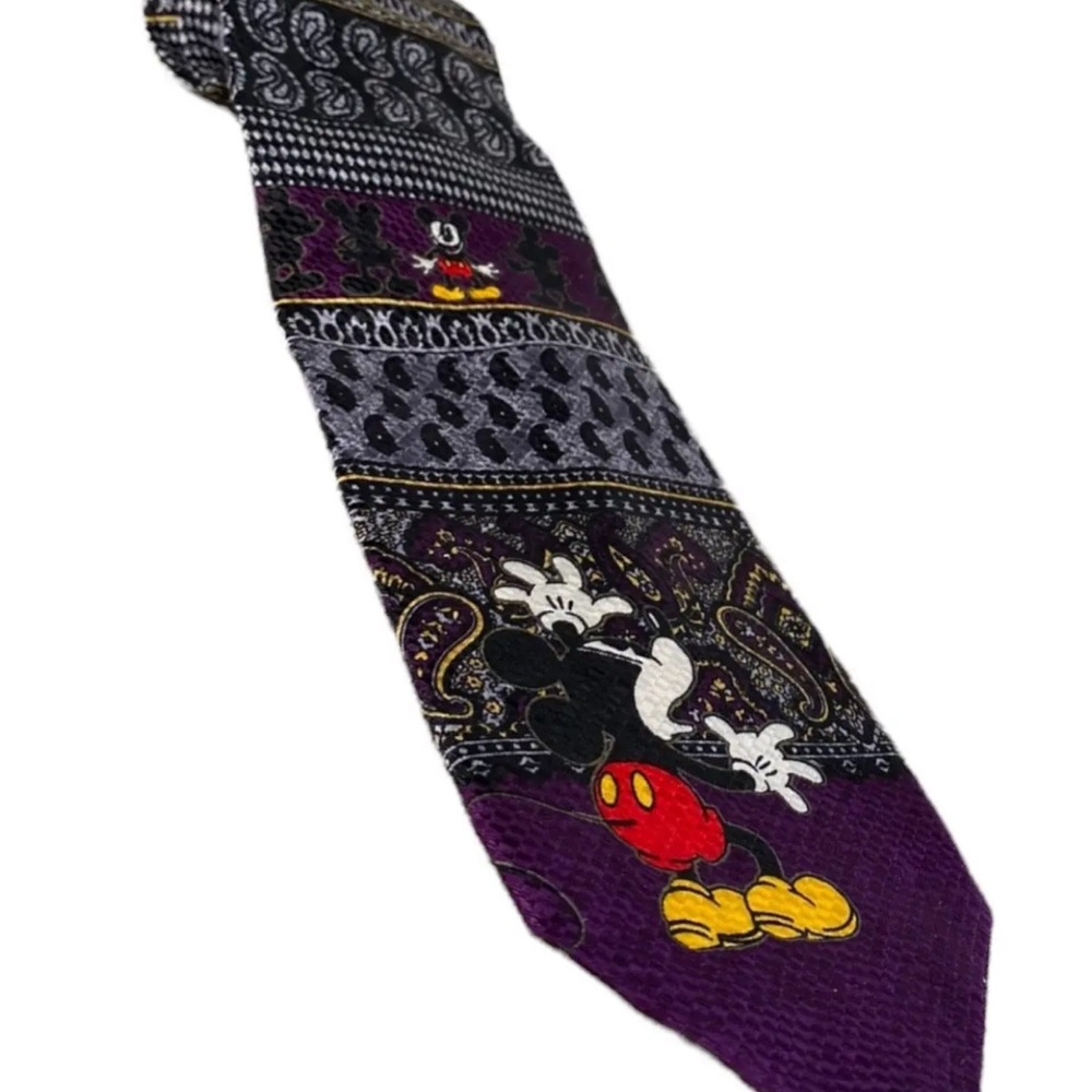 Mickey And Co × Vintage Paisley
Mickey Neck Tie